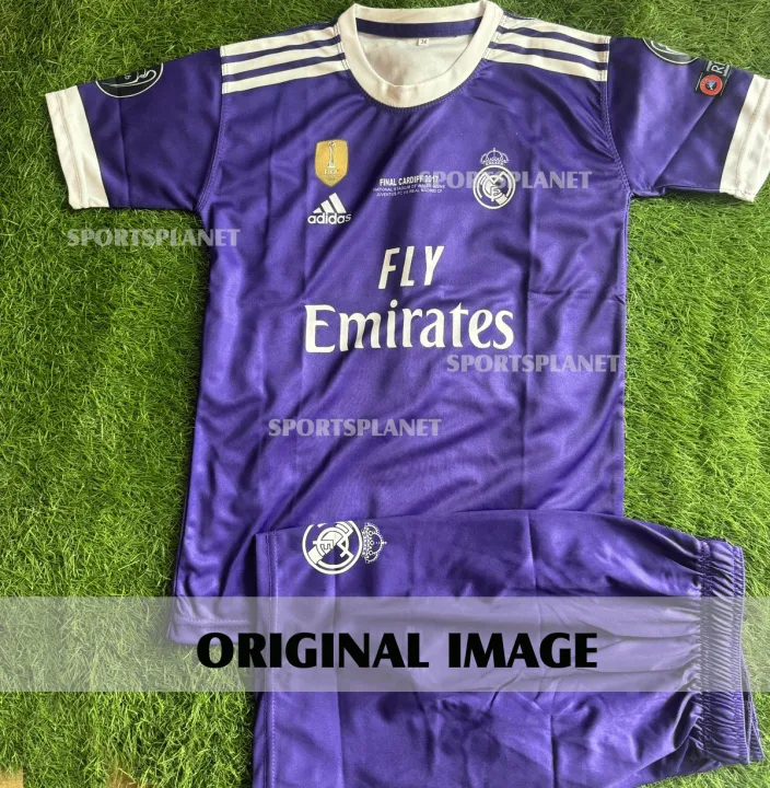 Kids%20Cristiano%20RONALDO%207%20Real%20Madrid%202017%20Purple%20Kit%20Shirt%20and%20Short%20-%20Image%203