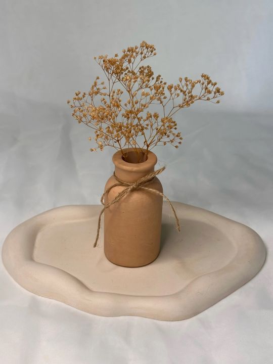 Set%20of%204%20Mini%20Flower%20Vases%20with%20Tray%20%E2%80%93%20Nordic%20Style%20Decorative%20Flower%20Vases%20for%20Home,%20Office%20&%20Table%20D%C3%A9cor%20%7C%20Modern%20Boho%20Aesthetic%20%7C%20Handmade%20Matte%20Finish%20%7C%20Ideal%20for%20Dried%20Flowers,%20Shelf%20Decoration%20&%20Gifting%20-%20Image%204