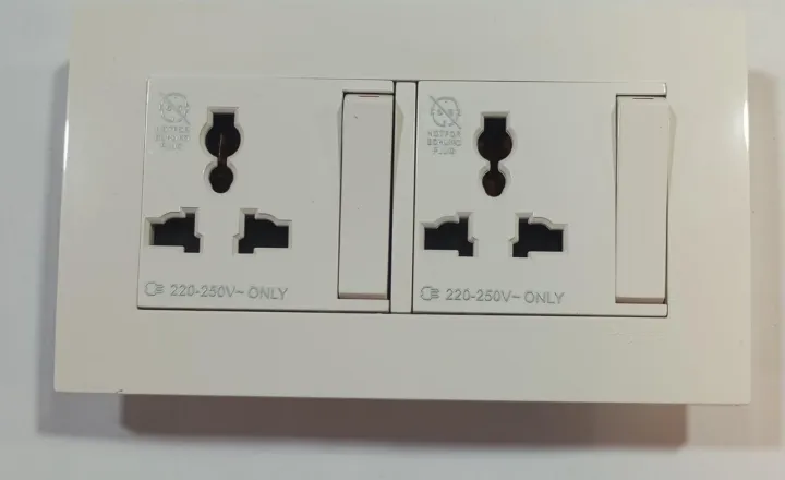 CLIPSAL%20VIVACE%2013A%20International%20Duplex%20Socket,%20Versatile%20Switch%20Board%20Power%20Plug%20for%20Residential%20and%20Commercial%20Use%20-%20Image%202