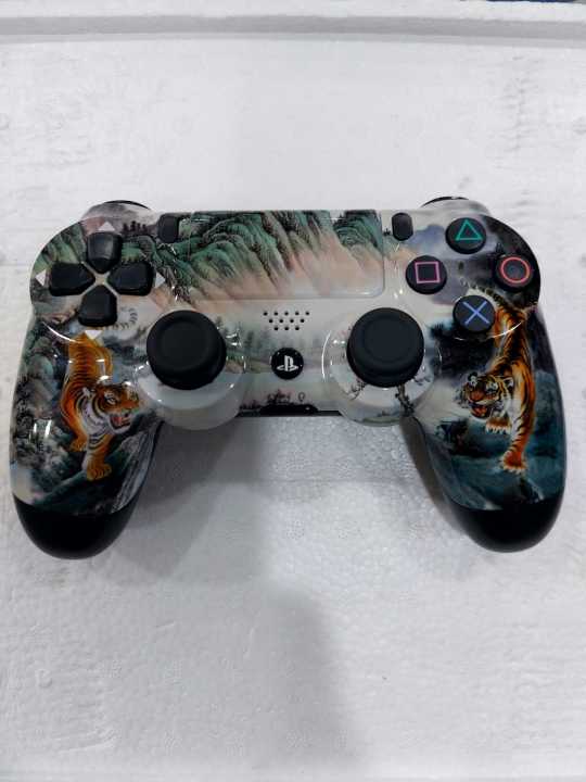 DualShock%204%20Wireless%20Controller%20for%20PlayStation%204%20-%20Grey%20-%20Image%202