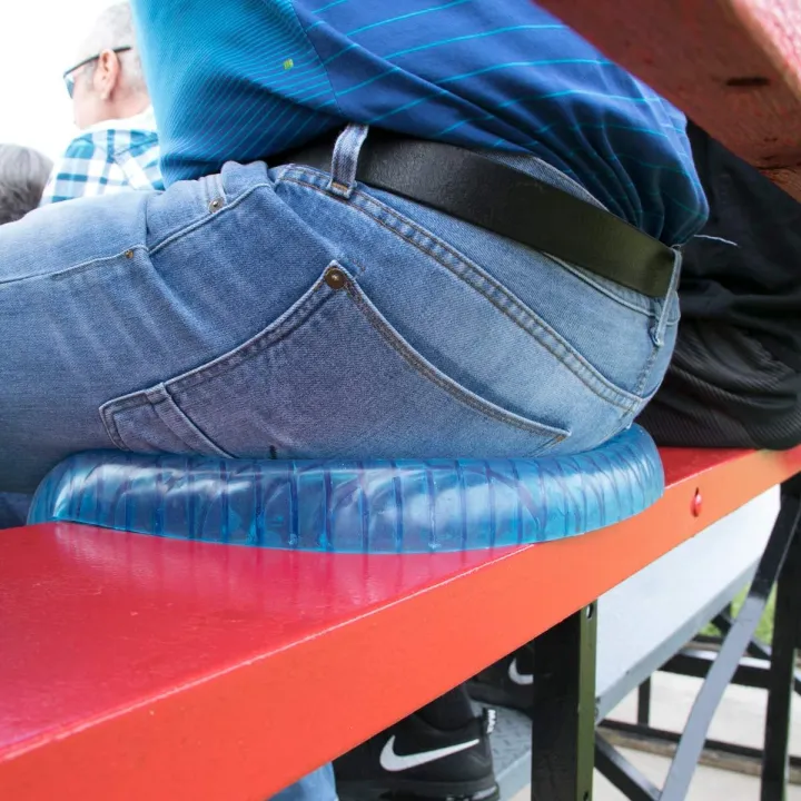 Egg%20Sitter%20Absorb%20Pressure%20Support%20Back%20Pain%20Relief%20Breathable%20Honeycomb%20Car%20and%20Office%20Cushion%20Seat%20Gel%20Non-Slip%20-%20Image%206