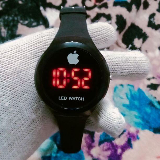 Digital%20LED%20Sports%20Round%20shape%20watch%20for%20Men,%20Boys%20Apple%20Style%20Watch%20-%20Image%203