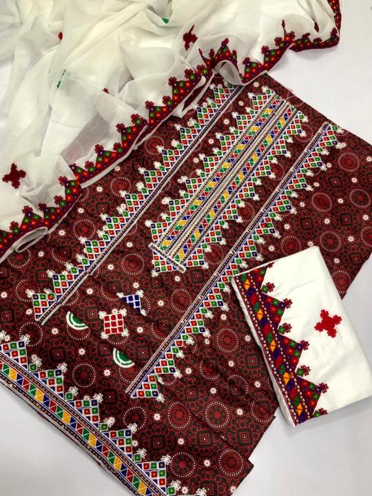 Sindhi%20Ajrak%20Embroidered%20lawn%203%20piece%20Suit%20with%20Embroidered%20Chiffon%20Dupatta%20For%20Women%20-%20Image%202