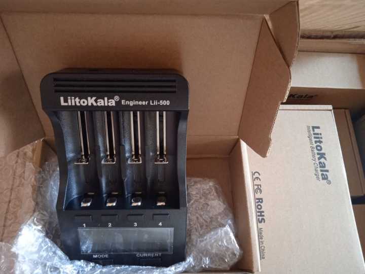 LiitoKala Lii-500 18650 Smart Battery Charger Cell Capacity Tester LCD Display 4 Slots For 3.7V Li-ion/ 1.2V Ni-MH Cylindrical 18650/26650/14500/21700/AA/AAA Rechargeable Battery