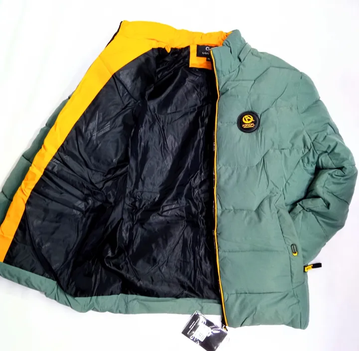 Trendy%20Parachute%20Puffer%20Jacket%20for%20Men%20And%20Women%20%7C%20Synthetic%20Insulation%20Puffer%20Suitable%20for%20Extreme%20Cold%20Weather%20with%20Removable%20Hood%20and%20Ribbed%20Cuffs%20-%20Image%204