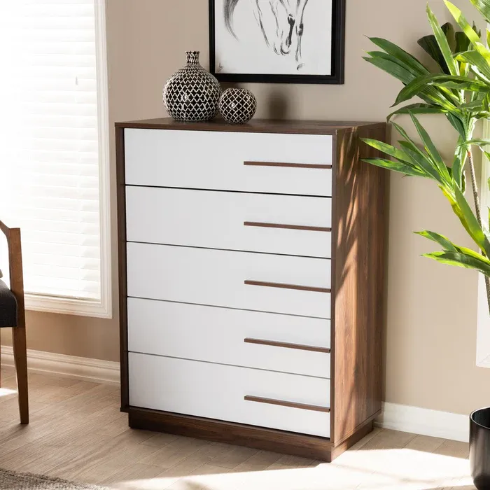 Horizontal%20Chester%20with%20Two-Tone%20White%20and%20Walnut%20Finish%20-%205-Drawer%20Wood%20Chest%20for%20Versatile%20Storage%20Solutions%20-%20Image%202