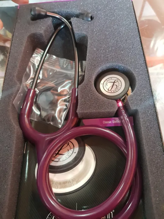 Littmann%C2%AE%20Classic%20III%E2%84%A2%203M%E2%84%A2%20%20Monitoring%20Stethoscope,%20Mirror%20Chestpiece,%20Plum%20Tube,%20Pink%20Stem%20and%20Smoke%20Headset%20-%20Image%206