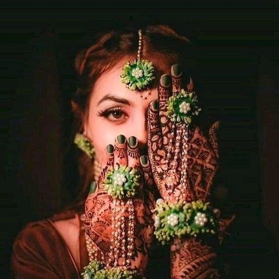 Artificial flower jewellery for mehndi