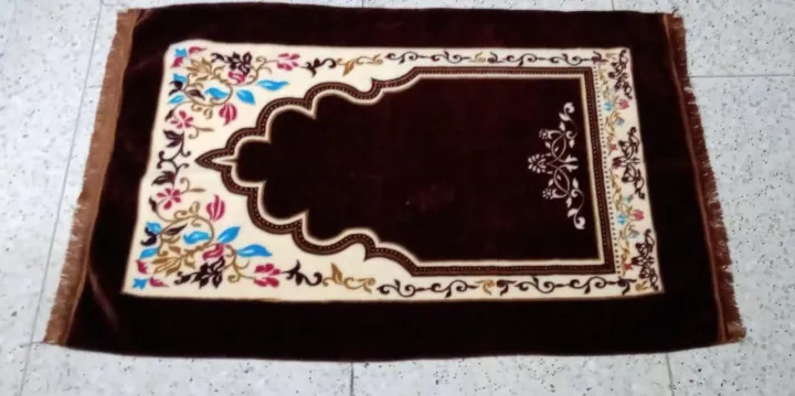 Prayer%20Mat%20Grey%20Velvet%20with%20Foam%20Jaye%20Namaz%20(%20Jai%20Namaz%20Grey)%20-%20Image%203