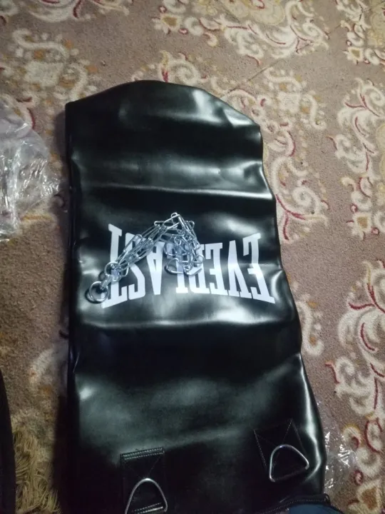 Boxing%20Bag%20set%20with%20Chain%20and%20boxing%20Gloves%20hand%20bandages%20wraps%20boxing%20kit%20full%20set%20Punching%20Bag%20-%204%20Feet%20Sandbag%20Boxing%20gloves%20full%20set%20MMA%20-%20Image%204