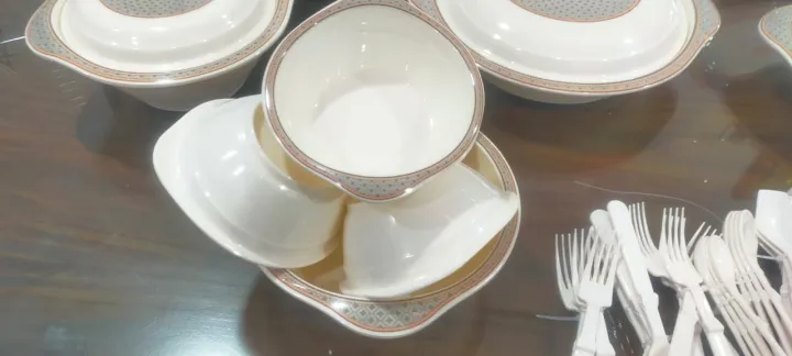 80%20Pcs%20Premium%20Quality%20Plastic%20Dinner%20Set%208%20Persons%20Serving,%20Elegant%20Design%20Durable%20Plastic%20Dinner%20Set%20-%20White%20-%20Image%206