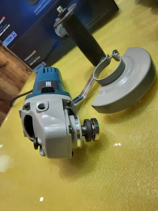 6-100%204%20inch%20Angle%20Grinder%20-%20Image%203