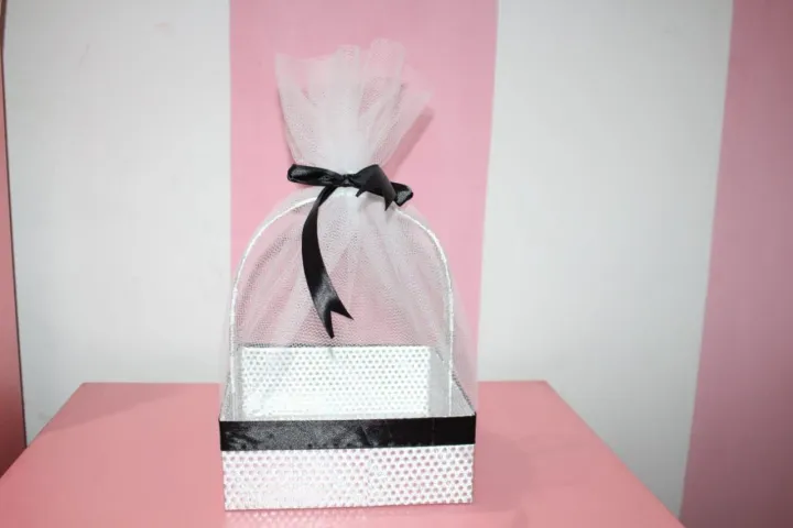 Gift%20Wrapping%20Basket%20(Glitter%20Paper%20Made)%208%20x%208%20-%20Image%205