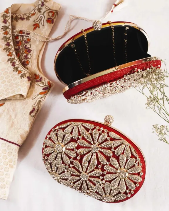 Flower%20Fancy%20Clutch%20for%20girls%20with%20long%20chain%20bridal%20clutches%20for%20girls%20fancy%20clutches%20for%20girls%20%20wedding%20metal%20clutch%20-%20Image%204