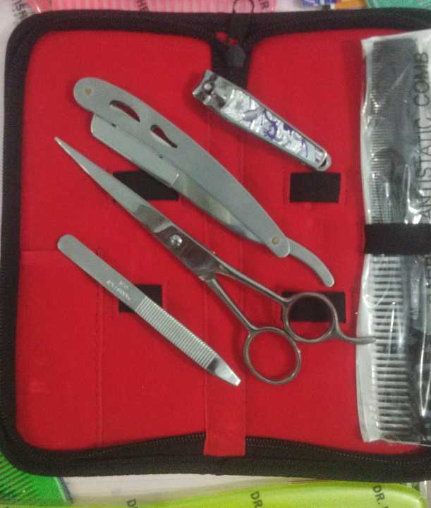 Barber%20kit%20%20(5%20item%20+%20Pouch)%20Professional%20Personal%20Hair%20Cutting%20Kit%20Complete%20Set%20for%20Barbers%20-%20Image%202