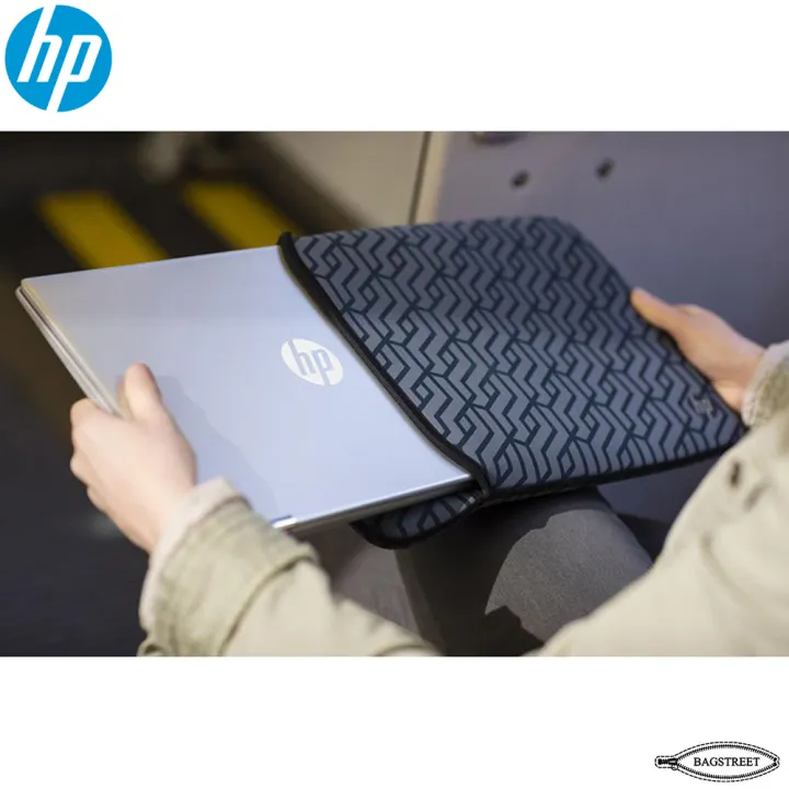 HP%20Chroma%20Geo%20Rev%20Neoprene%20Reversible%2014%E2%80%B3%20Laptop%20Sleeve%20(2TX16AA)%C2%A0%E2%80%93%C2%A0Gray/Black%20-%20Image%206