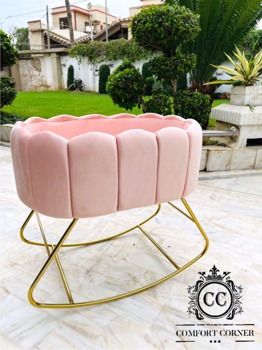 Luxury%20Velvet%20Tufted%20Bassinet%20Baby%20Cot%20-%20Premium%20Velvet%20Fabric,%20Comfortable%20for%20Babies%20-%20Image%202