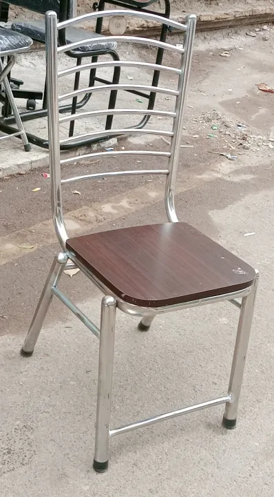 Silver%20Chrome%20Color%20Steel%20Chair%20with%20Wooden%20Seat%20-%20Strogest%20Chair%20-%20Image%204