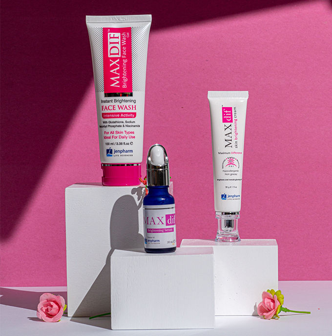 Jenpharm%20Brightening%20Power%20Trio%20Skincare%20Set%20for%20Women%20with%20Vitamin%20C%20Serum%20Hydrating%20Moisturizer%20And%20Exfoliating%20Scrub%20-%20Image%204