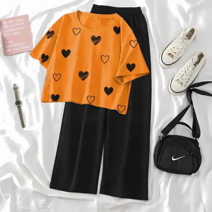 Crop%20Top%20&%20Pant%20for%20Women%20Summer%20Soft%20and%20Comfy%20Material%20Plus%20Size%20Top%20&%20Wide-Leg%20Pants%20Set%20with%20Printed%20Graphic%20Available%20in%20Multiple%20Colors%20-%20Image%202