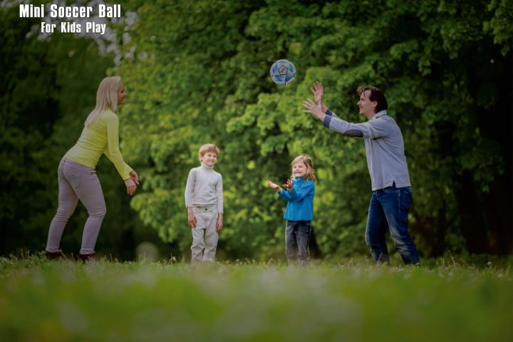 Football,%20Soccer%20ball%20MINI%20Size%20For%20Kids,%20Small%20SIze%20Football,%20Top%20Quality.%20-%20Image%203