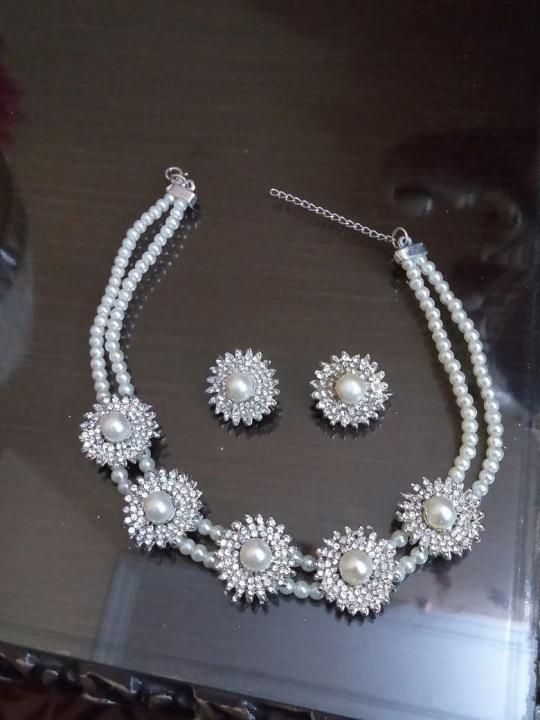 Stylish%20Zircon%20set%20with%20white%20pearls%20for%20women%20-%20Image%203
