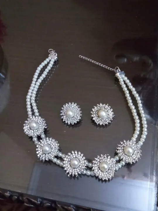 Stylish%20Zircon%20set%20with%20white%20pearls%20for%20women%20-%20Image%203