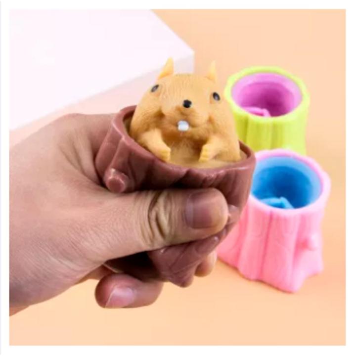 Evil Squirrel Compression Toy, Stress Relief Toy, Squeeze Squirrel Cup Children's Toys, Evil Decompression Tree Stumps, Rubber Fidget Toy-Random Color