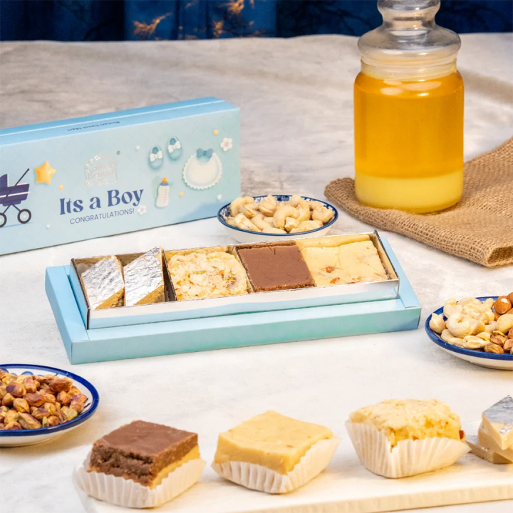 Rewari%20Sweet%20Mart%20-%20Baby%20Boy%204%20in%201%20Barfi%20Box%20-%20Image%202