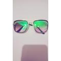 Beautiful glasses Fashion unisex boys and girls   Sunglasses / bas. 