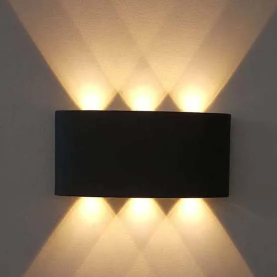 Modern%20Updown%20Outdoor%20Waterproof%20Wall%20Lamp,%206%20LEDs%20-%20Image%204