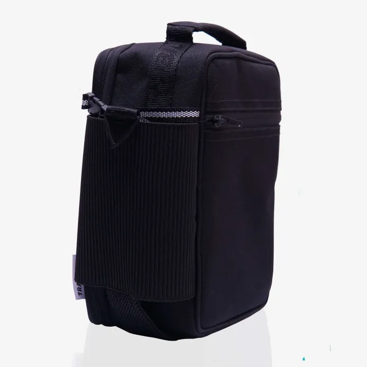 Roblox%20-%20Lunch%20Bag%20with%20option%20to%20carry%20water%20bottle.%20Digitally%20printed%20on%20Fabric%20by%20Traverse%20-%20Image%207