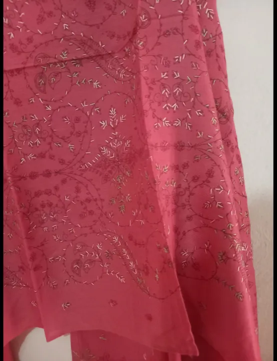 Pink%20embroidered%20Pashmina%20Stole%20-%20Image%205