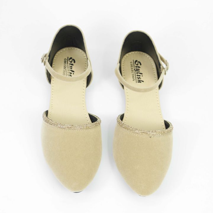 Fancy%20Pumps%20and%20Sandals%20For%20Women%20%7C%20Women's%20Hook%20Pumps%20-%20Light%20Weight%20Comfortable%20And%20Polyurethane%20Slippers/Chappal%20And%20Chapal%20%7C%20Sandals%20Shoes%20For%20Women%20And%20Ladies%20-%20Image%204