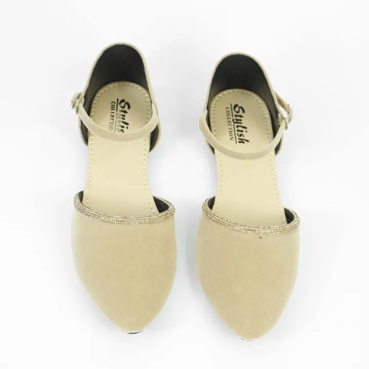 Fancy%20Pumps%20and%20Sandals%20For%20Women%20%7C%20Women's%20Hook%20Pumps%20-%20Light%20Weight%20Comfortable%20And%20Polyurethane%20Slippers/Chappal%20And%20Chapal%20%7C%20Sandals%20Shoes%20For%20Women%20And%20Ladies%20-%20Image%204