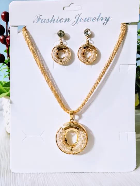 Elegant%20Metal%20Necklace%20&%20Earrings%20Set%20for%20Women%20%E2%80%93%20Stylish%20Designer%20Pendant%20Necklace%20-%20Necklace%20and%20Earrings%20-%20Image%205