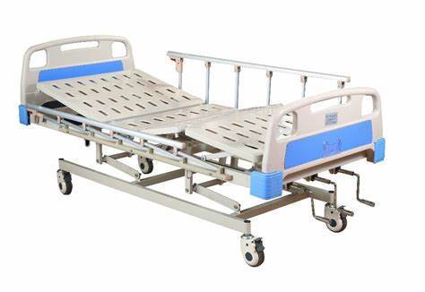 HIigh%20Quality%20Three%20Crank%20Manual%20Hospital%20Bed%20-%20Image%203