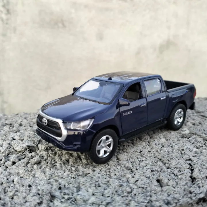 1:36%20Scale%20Toyota%20Revo%20Hilux%20(Vego%20Dala)%20Diecast%20Model%20Car%20(premium%20quality%20diecast%20Model)%20-%20Image%202