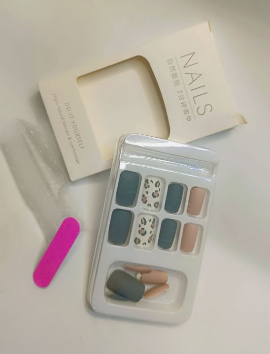 Trendy%20Fancy%20Nails%20Kit%20%20Elegant%20&%20Trendy%20Designs%20%E2%80%93%20Perfect%20for%20Party%20&%20Daily%20Wear%20%20%2024%20pc%20-%20Image%203