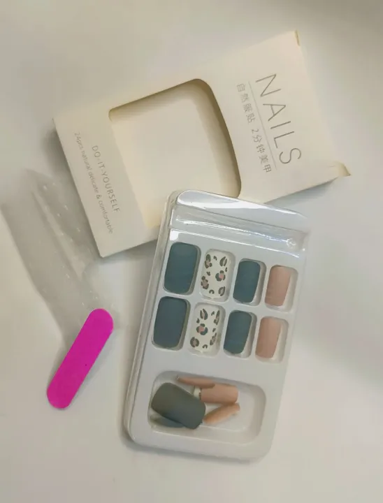 Trendy%20Fancy%20Nails%20Kit%20%20Elegant%20&%20Trendy%20Designs%20%E2%80%93%20Perfect%20for%20Party%20&%20Daily%20Wear%20%20%2024%20pc%20-%20Image%203