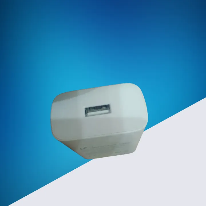 Fast%20Mobile%20Charger%20for%20Android%20%E2%80%93%20Universal%20Adapter%20-%20Image%203