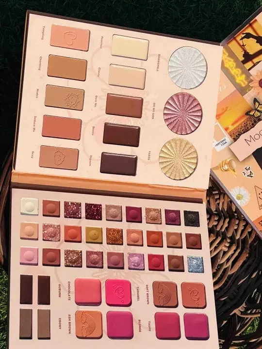 Julystar%20%20New%20Fashionable%20Book%20Palette%20Makeup%20Eyeshadow%20Palette%20Pearlescent%20Matte%20Highlight%20Powder%20Blusher%20Contour%20makeup%20palette%20kit%20for%20girls%20and%20for%20women%20-%20Image%206