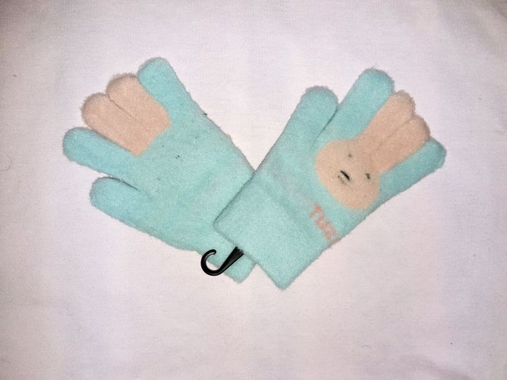 Woollen%20Winter%20Gloves%20for%20Kids%20-%20Kids%20Warm%20Woolen%20Gloves%20for%20Winters%20(1%20Pair)%20-%20Image%206