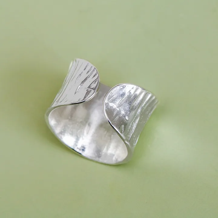 Wide%20Chunky%20Silver%20Irregular%20Concave%20Convex%20Tin%20Foil%20Paper%20Rings%20Engagement%20Ring%20For%20Women%20Men%20-%20Image%205