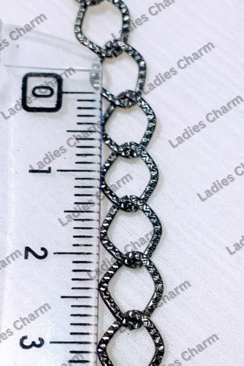 Stylish%20Metal%20Square%20-%2036%20Inches%20Elegant%20Link%20Chains%20for%20Crafting%20%E2%80%93%20Silver%20and%20Gun%20Black%20Elegant%20Chain%20Links%20for%20DIY%20Jewelry,%20Purse%20Clutches%20Cross%20Body%20Bags%20Chain,%20and%20Accessories%20-%20Image%202