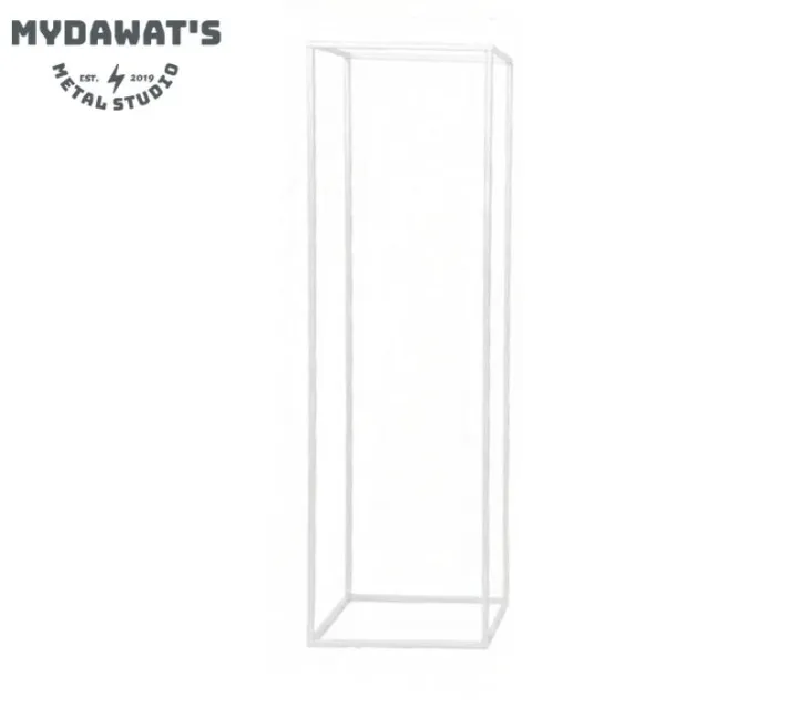 Signature%20Style%20Solid%20Rod%20Tower%20Centerpiece%20Stand%2036"%20x%2010"x%2010"%20-%20Image%202