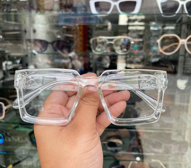 Unisex%20Blue%20Light%20Blocking%20Reading%20Glasses%20Transparent%20Computer%20Glasses%20Frame%20Eyewear%20Resting%20Lenses%20Computer%20Glasses%20Progressive%20Eyeglasses%20Fashion%20For%20Girls%20and%20Boys%20-%20Image%203