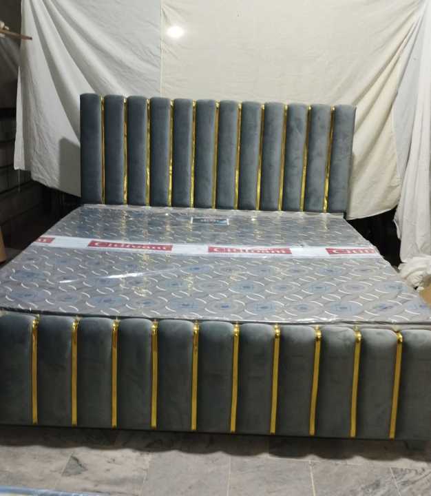 Stylish%20wooden%20gold%20strip%20bed,%20furniture%20factory%20-%20Image%202