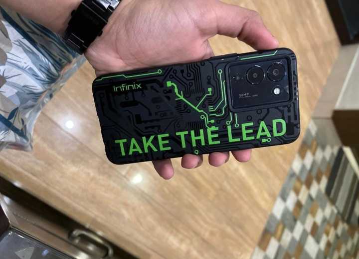 Infinix%20Note%2012%20G96%20Back%20Cover%20and%20Glass%20Protector%20Set%20Slim%20Official%20Protective%20Case%20with%20Comfortable%20Grip%20-%20Image%207