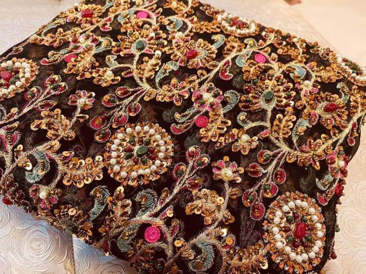 MUGHAL%20E%20AZAM%20Luxury%20Chiffon%20Collection%202%20piece%20Shirt%20&%20Dupatta%20Fabric%20Pure%20soft%20Chiffon%20SWAROVSKI%20CRYSTALS%20&%20BEADS%20COMPLETE%20HANDMADE%20WORK%20-%20Image%203